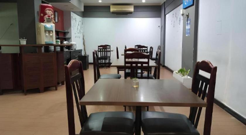 Hotel K77 Dumai Bagian luar foto