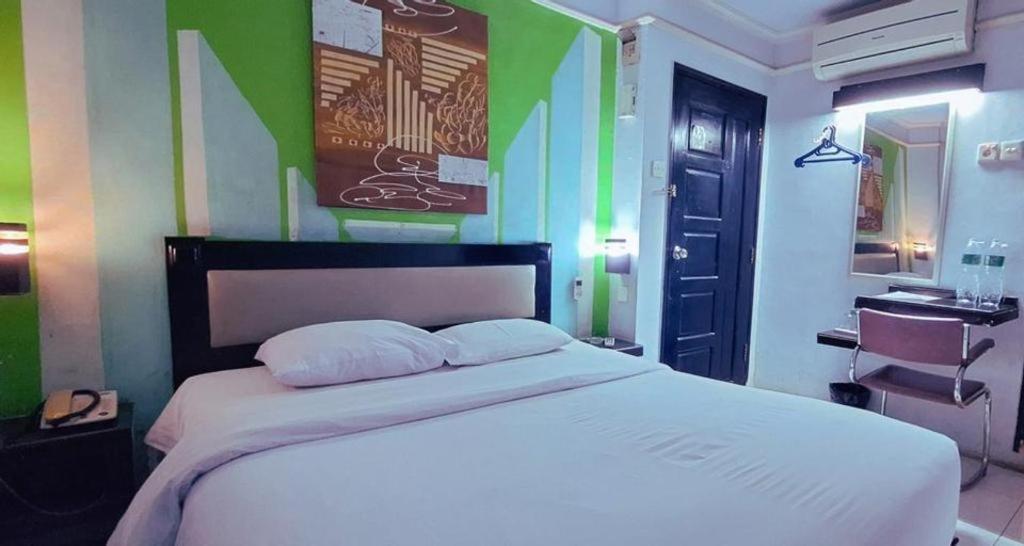 Hotel K77 Dumai Bagian luar foto